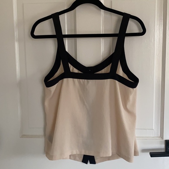 Forever 21 cream and black camisole blouse - Picture 3 of 5